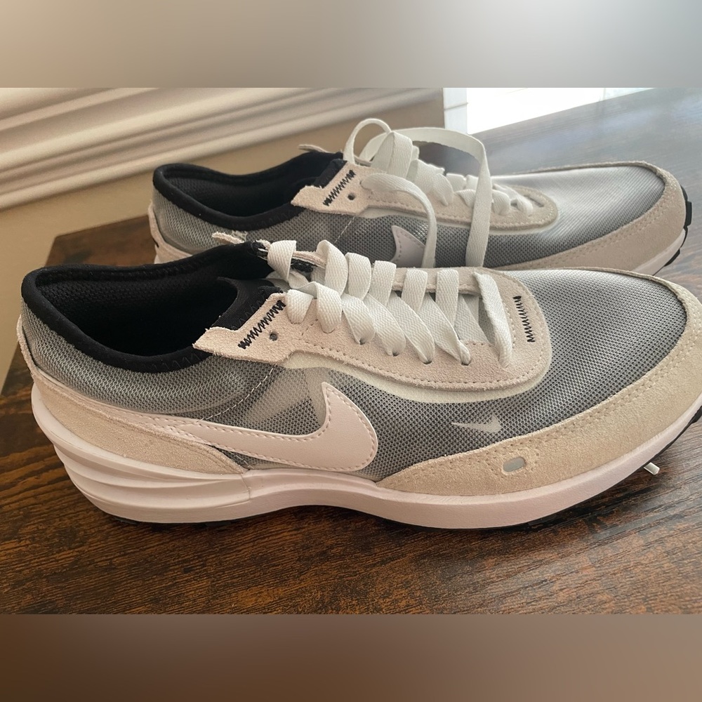 Nike Waffle One Boys 5.5 Women’s 7